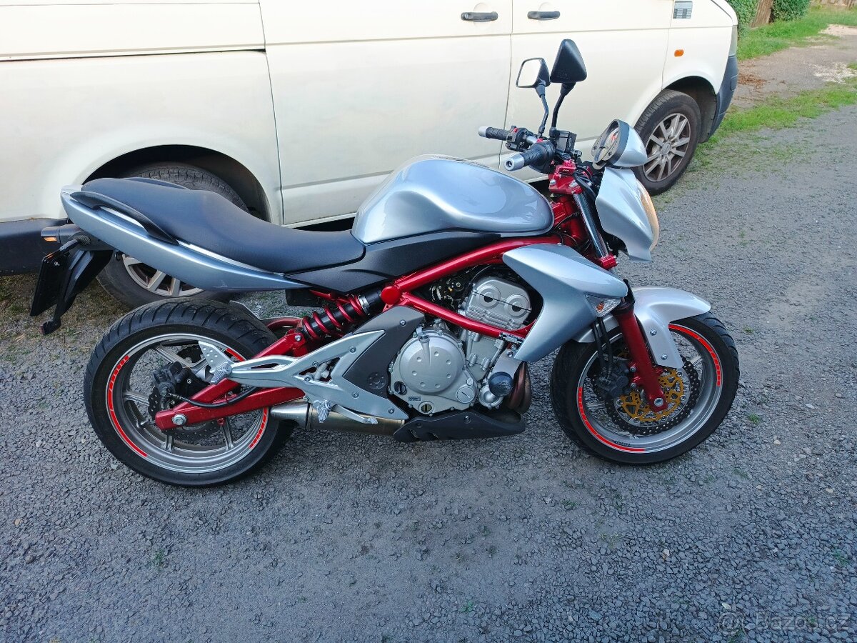 Kawasaki er6n krásná zachovalá