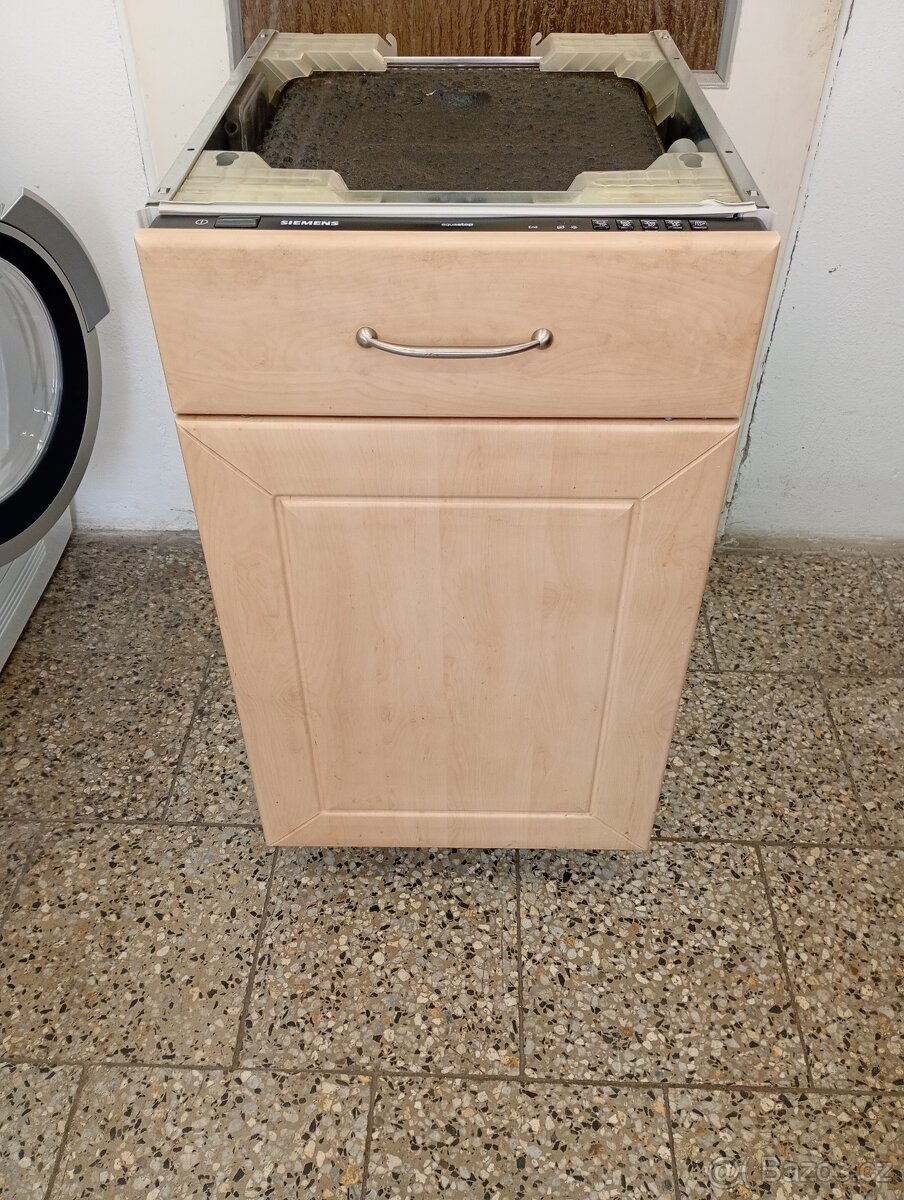 Myčka nádobí Bosch integrovaná