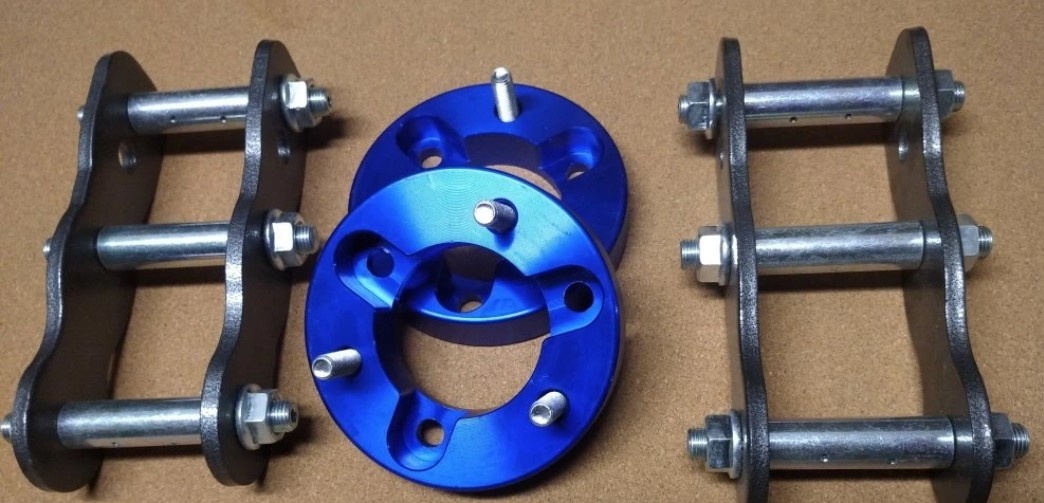 Prodám Lift Kit 2" pro Nissan Navara D40