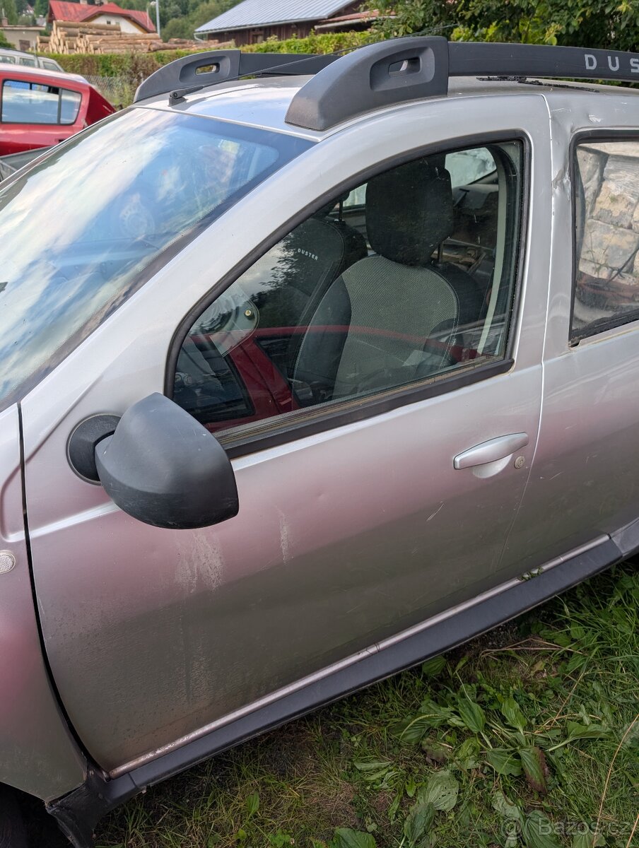 Dacia Duster 2013 - dveře řidiče