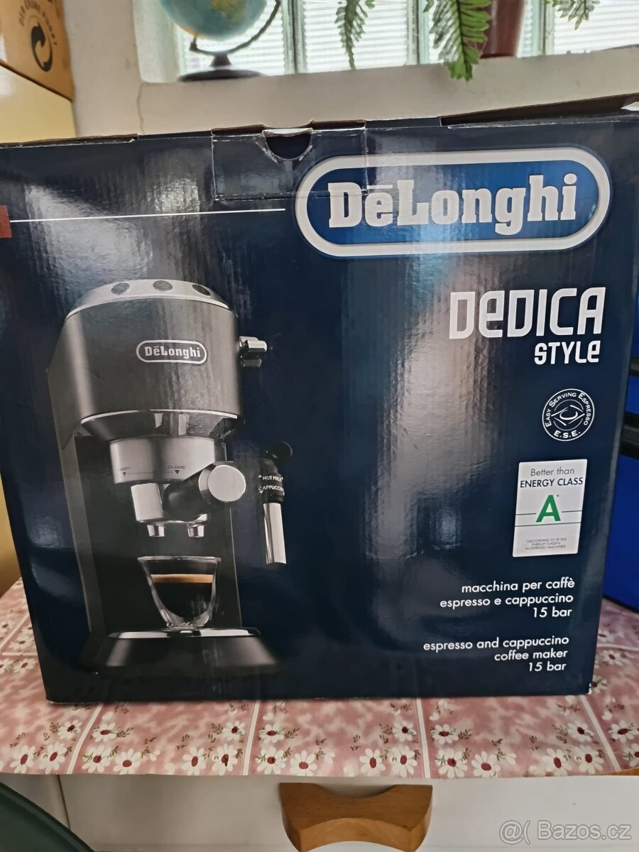 Pákový kávovar Delonghi