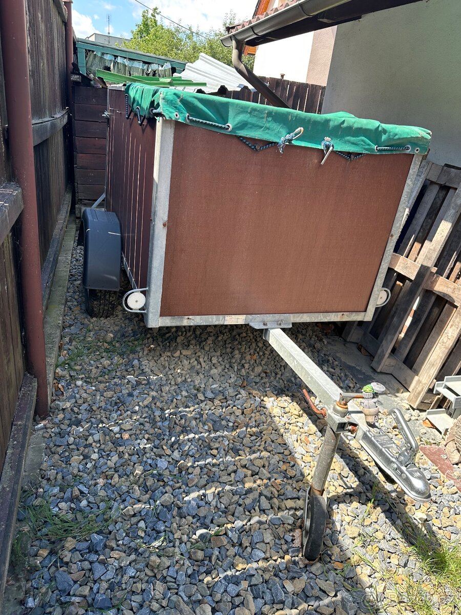 Přívěsný vozík Jinos