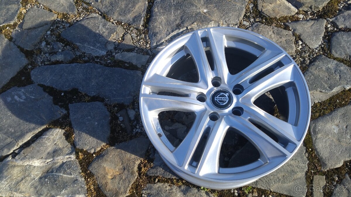 NOVÁ al kola 16 , 17 5x108 na VOLVO
