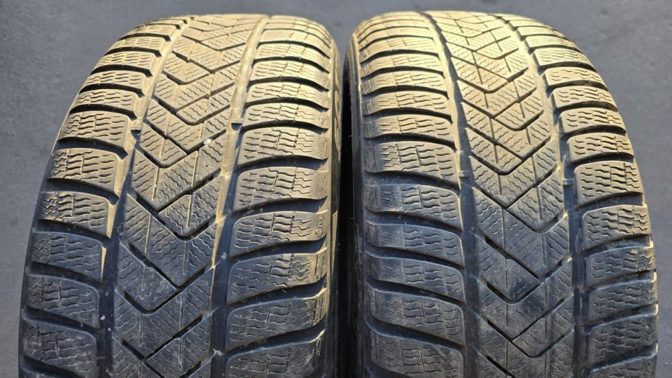 Zimní pneu 245/45/18 Pirelli