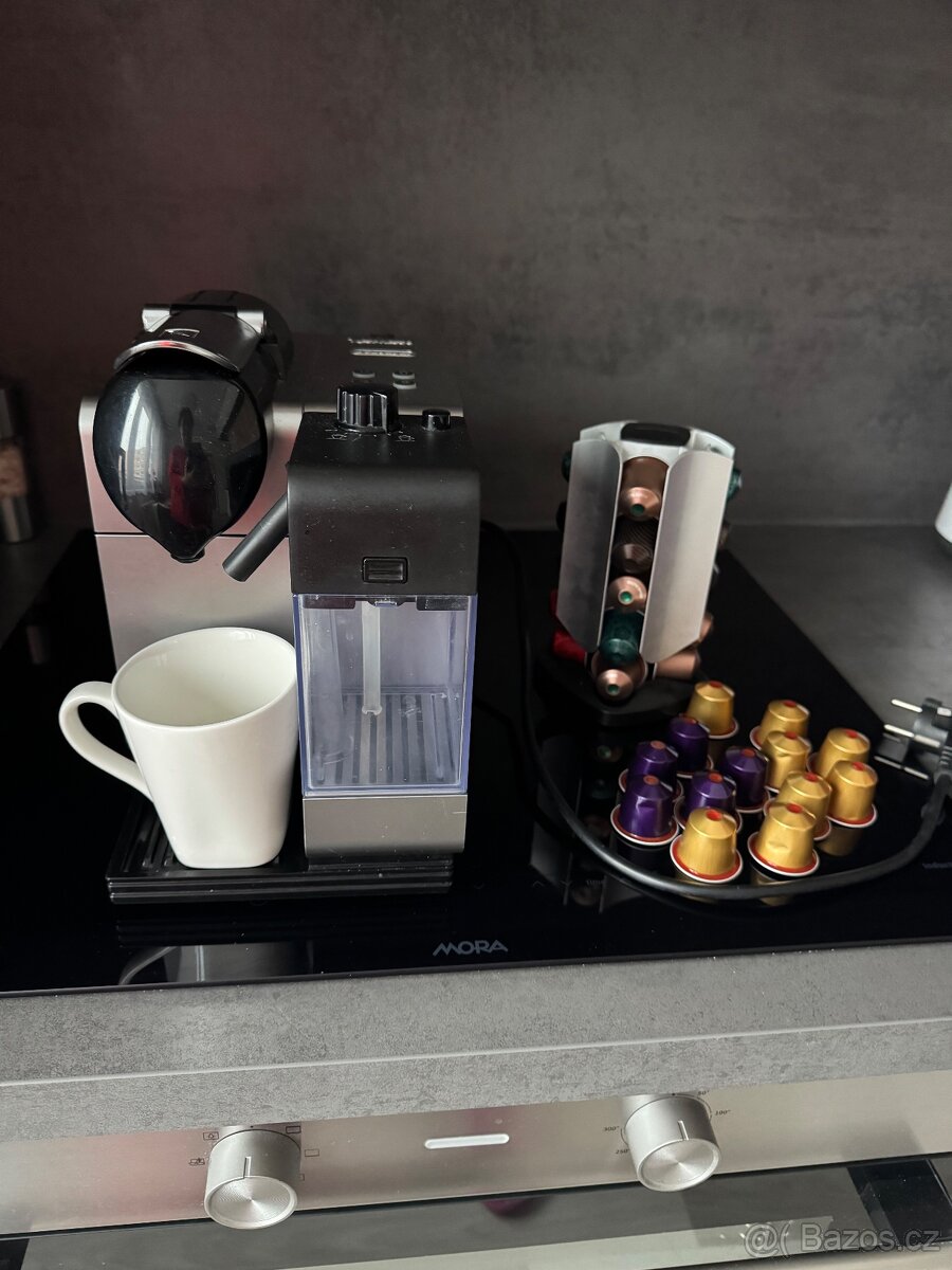 Kávovar Nespresso Délongi na kapsle