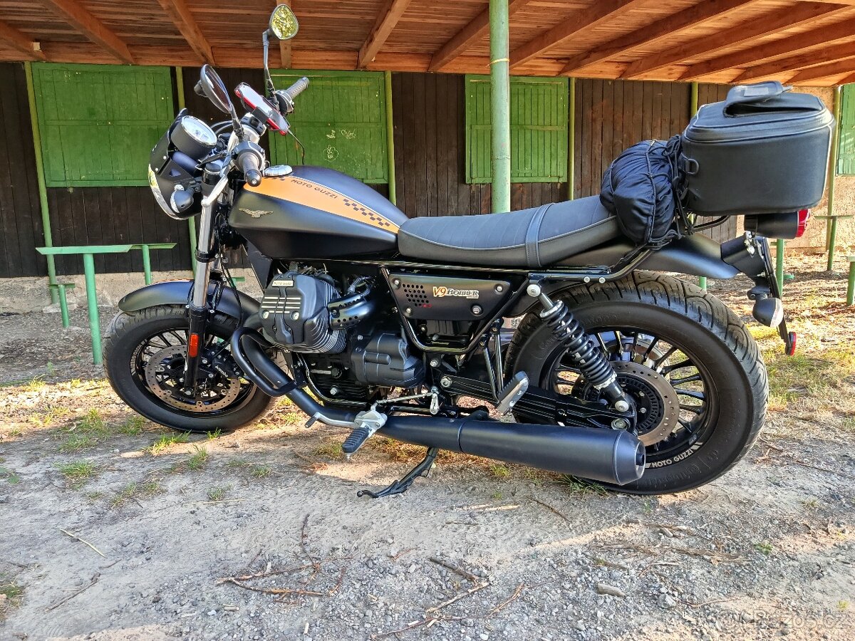 Moto guzzi v9 bobber