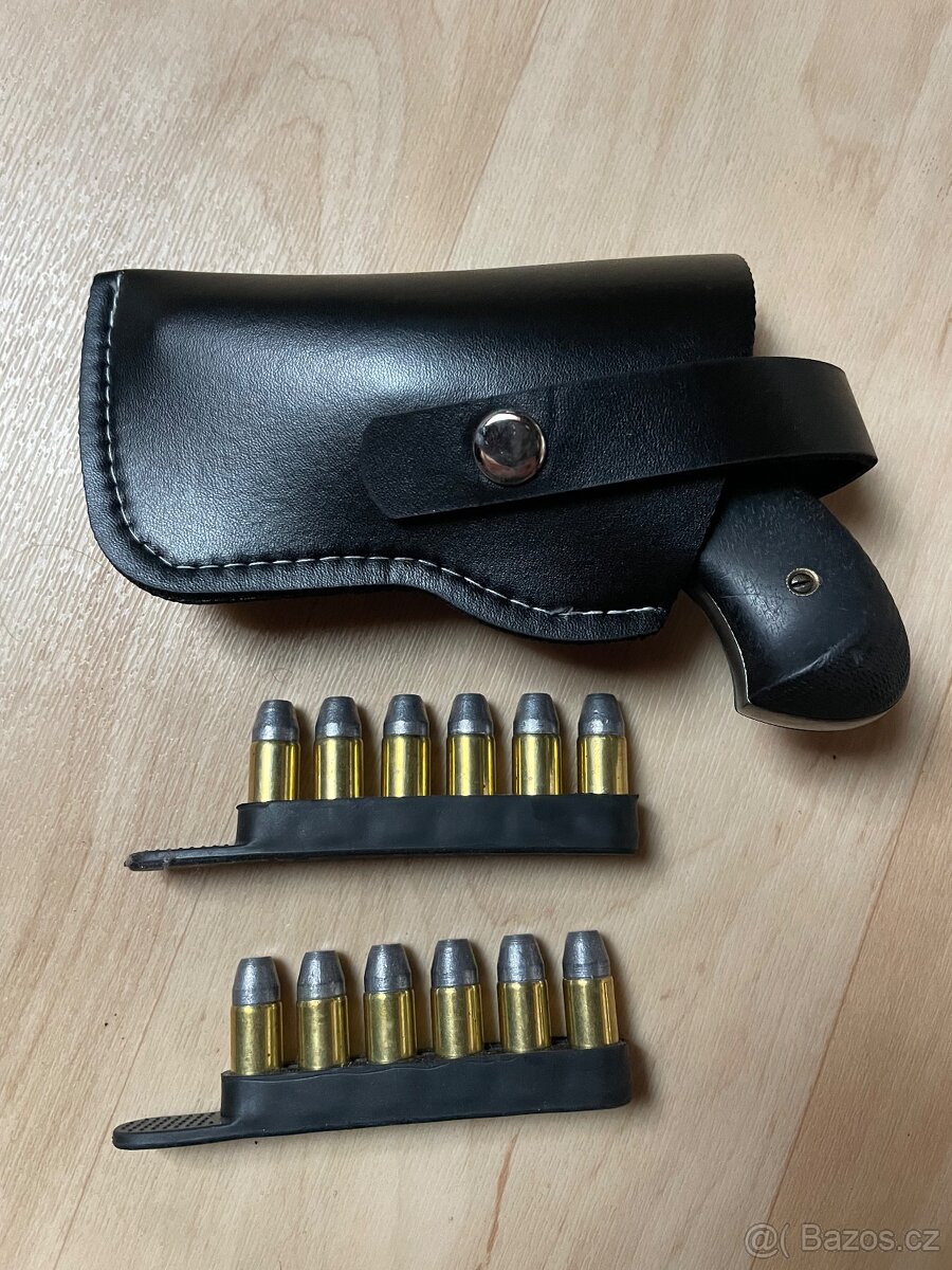 Historický Revolver Bulldog 38 SW