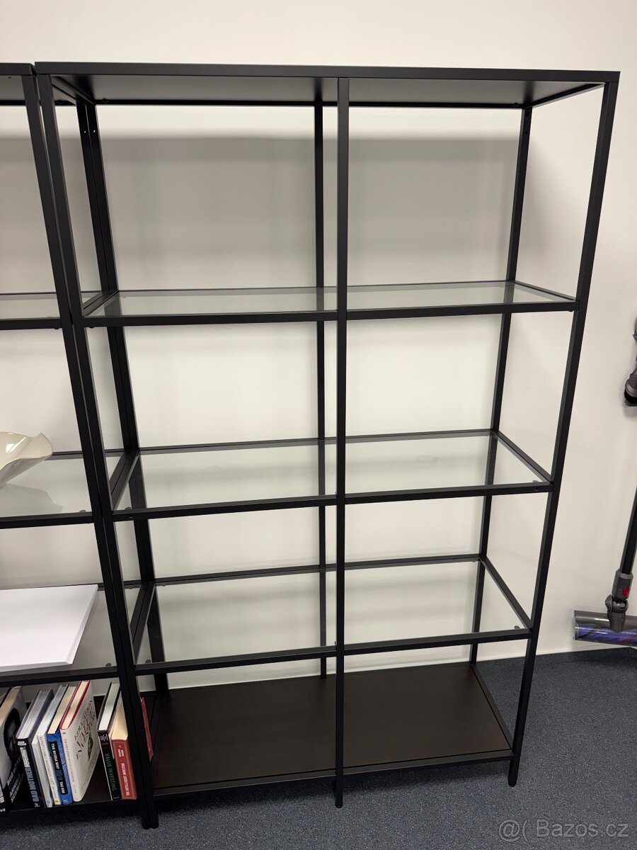 Krasna ikea cerna knihovna sestava