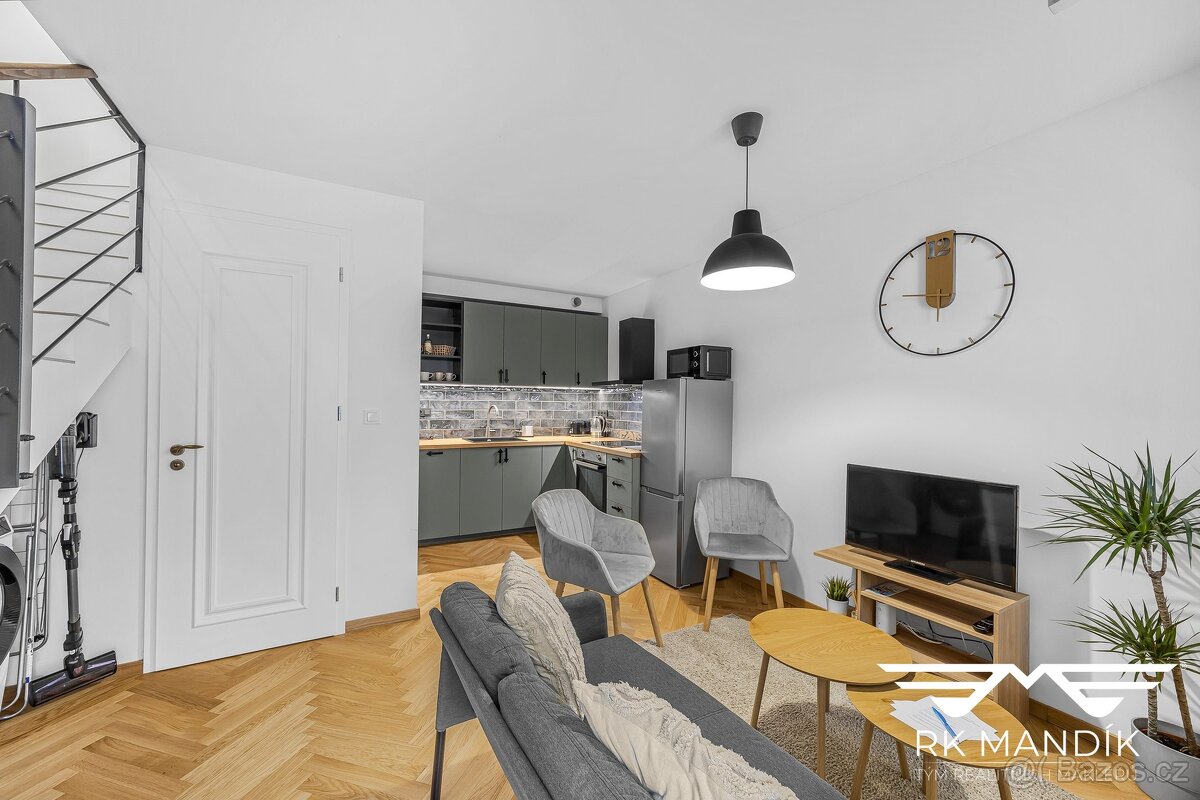 Prodej byty 2+kk, 42 m² - Praha - Karlín, ev.č. 717