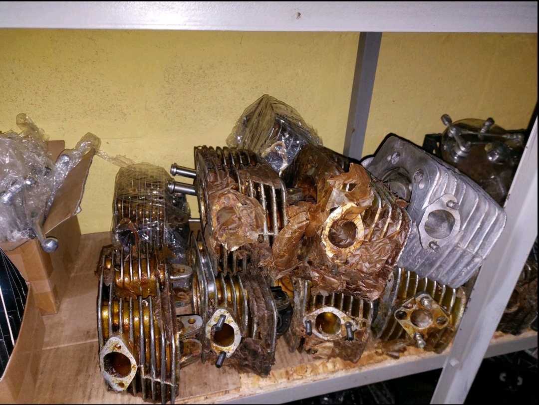 Originální nové hlavy ventily vodítka z vojenského depozitu