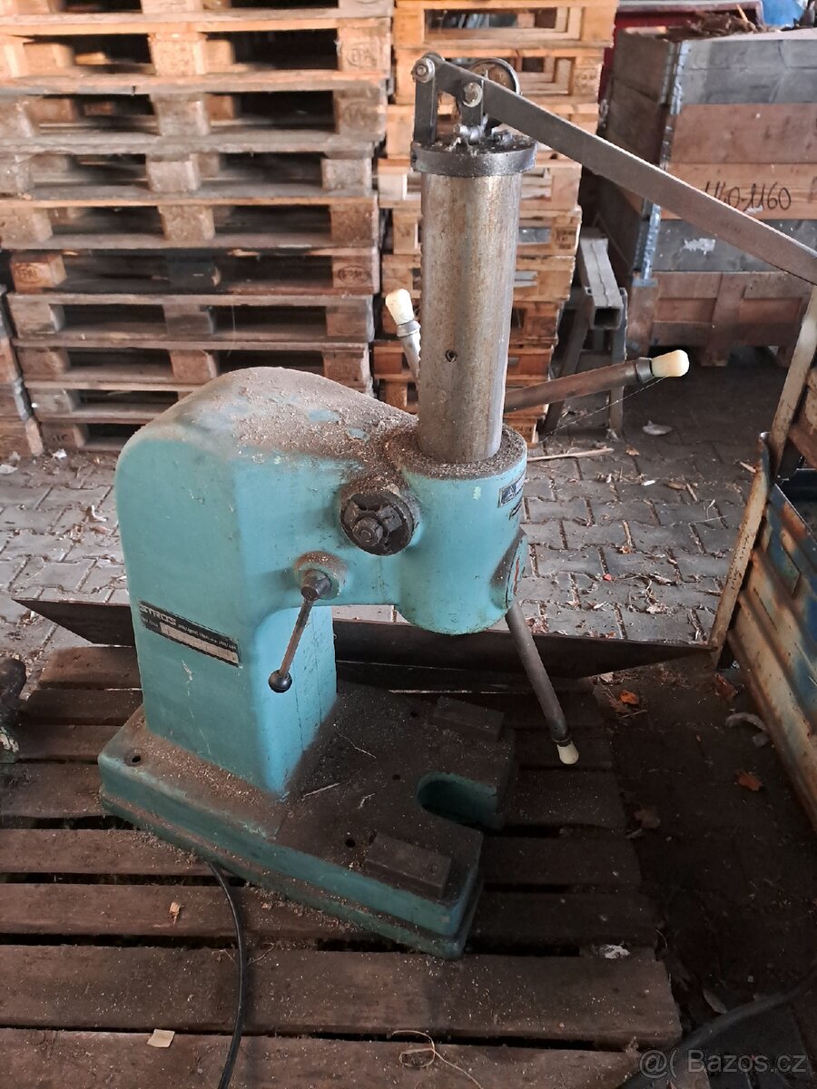 Ruční hydraulický lis