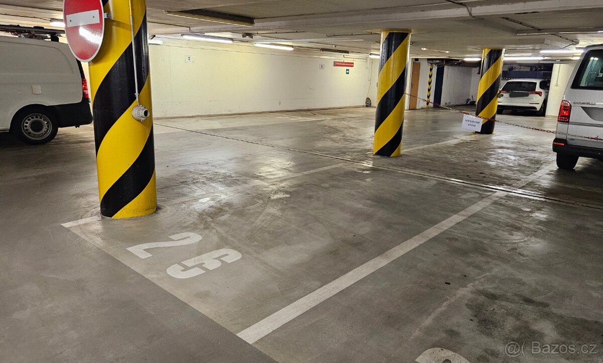 Garážové stání přímo u metra Vysočanská