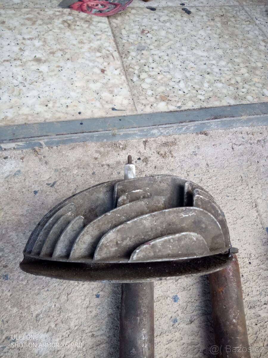 Hlava Jawa pérák 250