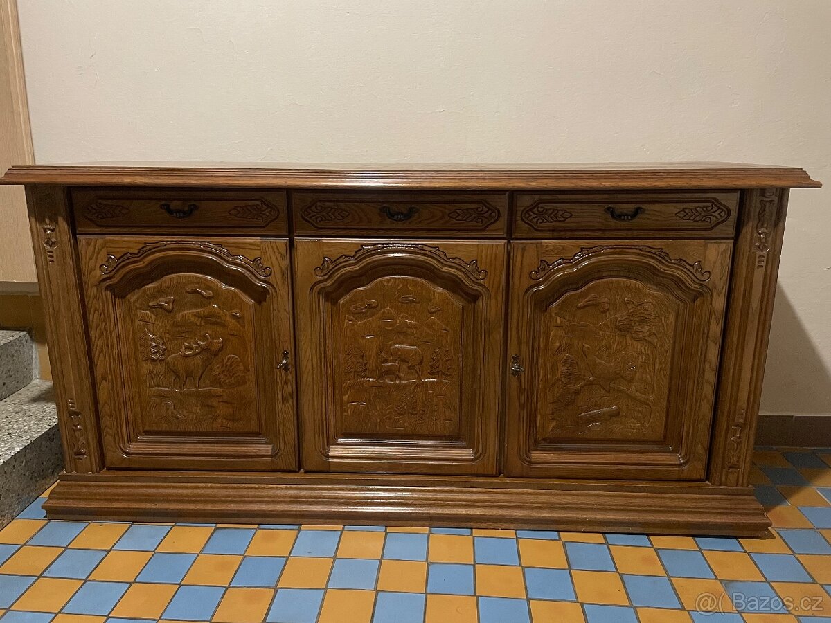 Rustikální komoda/rezervace