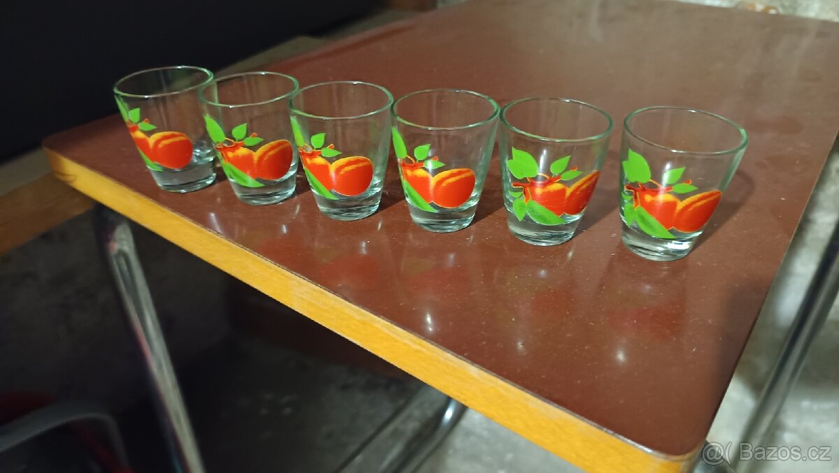 Štamperle retro broskev