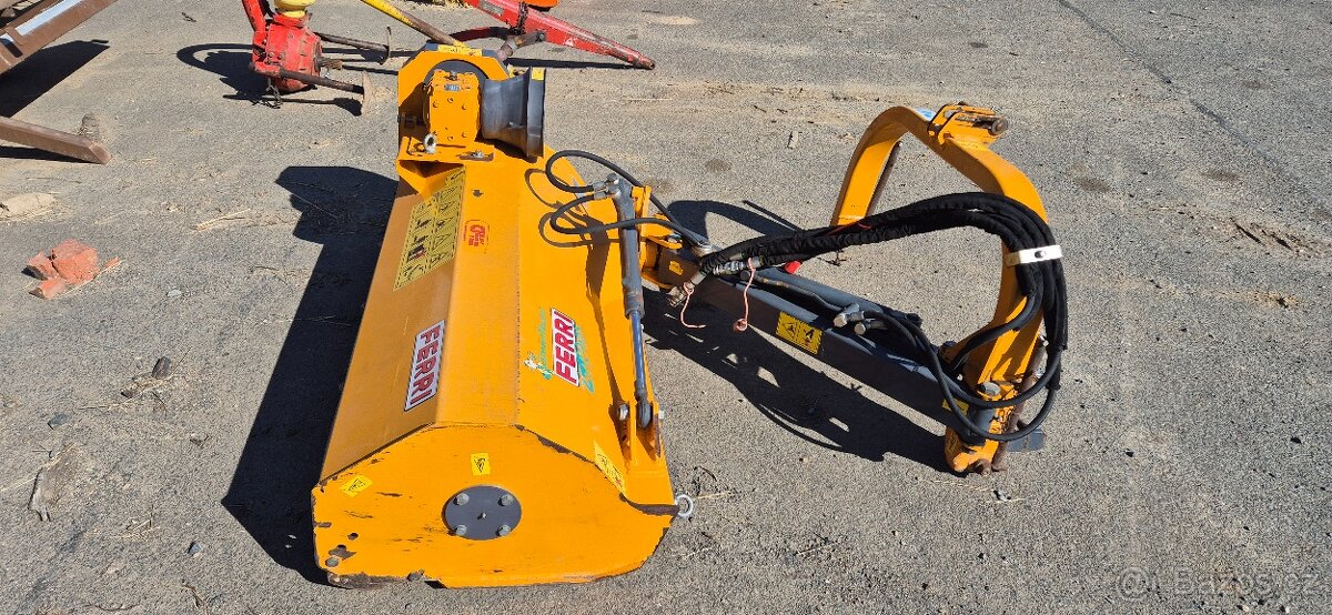 Mulčovač stranový ( příkopový) FERRI