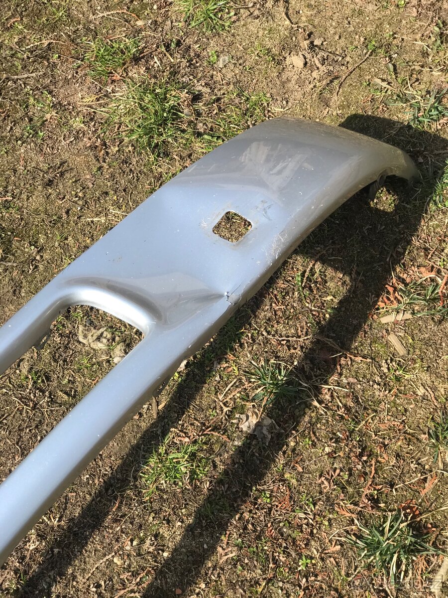 VW T4 plech pod světla