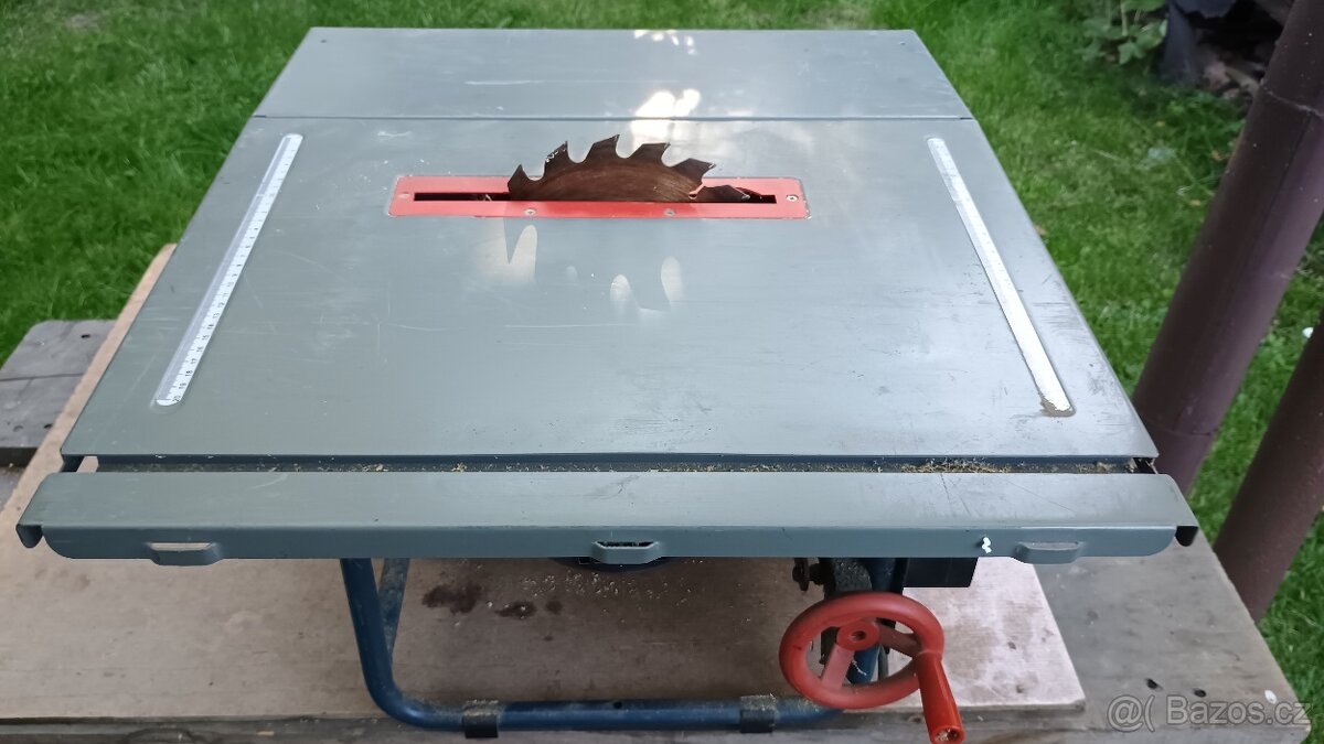 Stolní kotoučová pila Einhell TK800