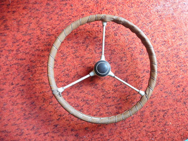 Volant VW Brouk nebo Porsche