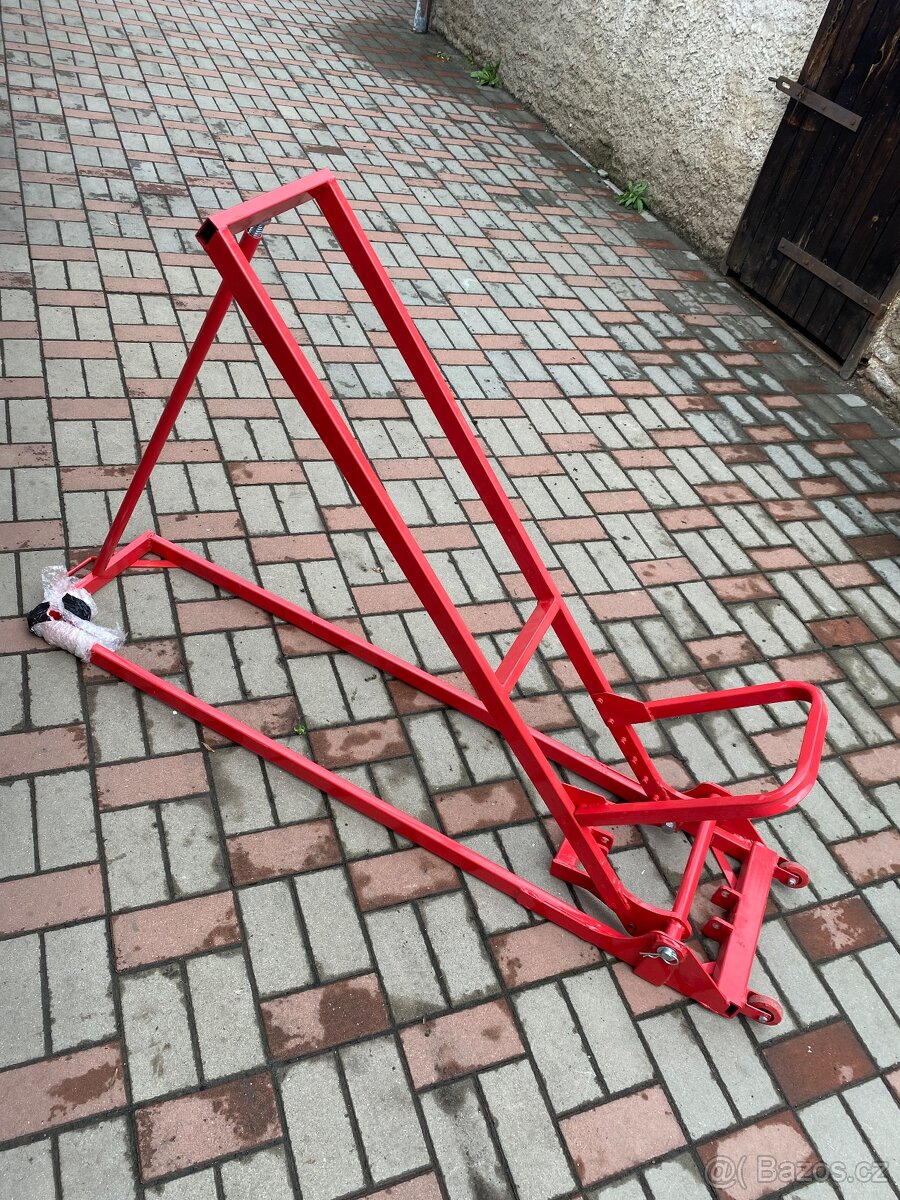 Hydraulický zvedák traktůrku