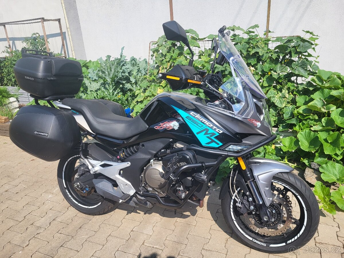 CF MOTO 650 MT
