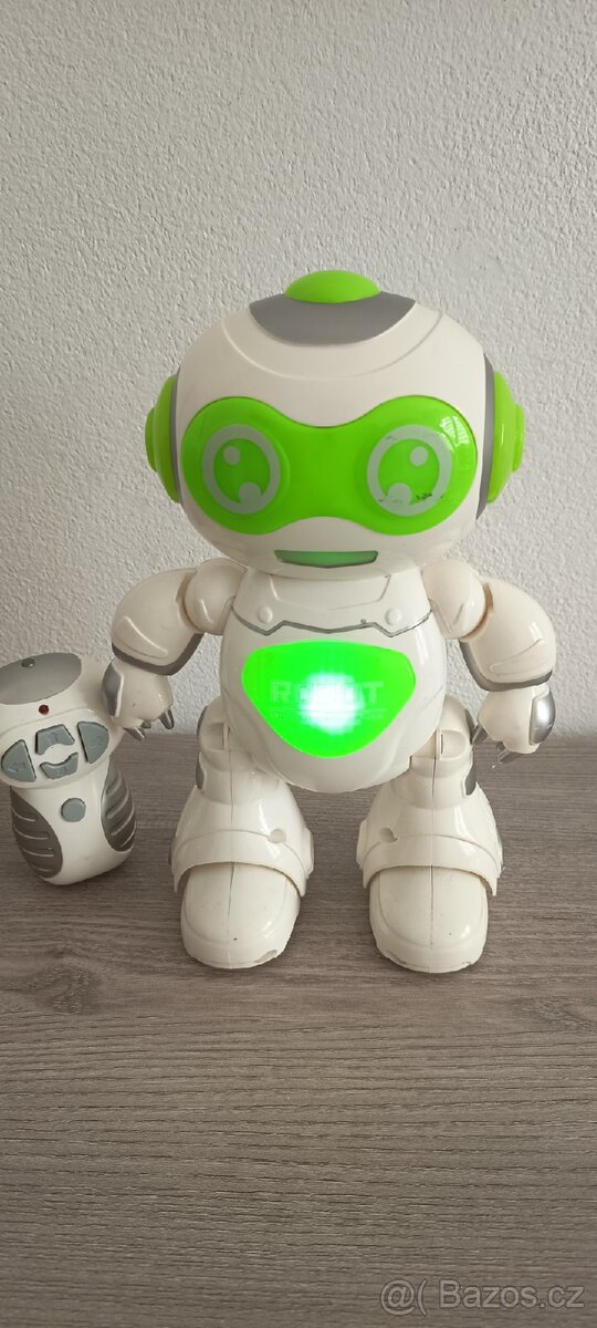 Hrající a tančící Robot5