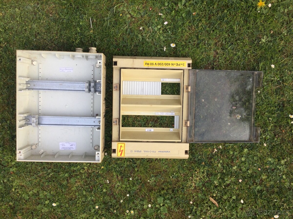 Rozvaděč-skříňka; jističe+zásuvky 380+220V