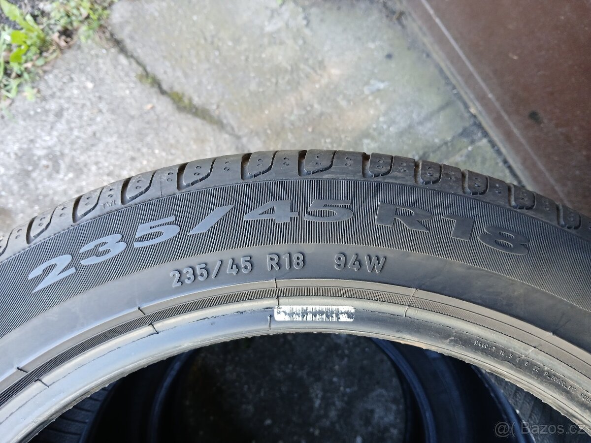 2ks letní pneu 235/45 r18