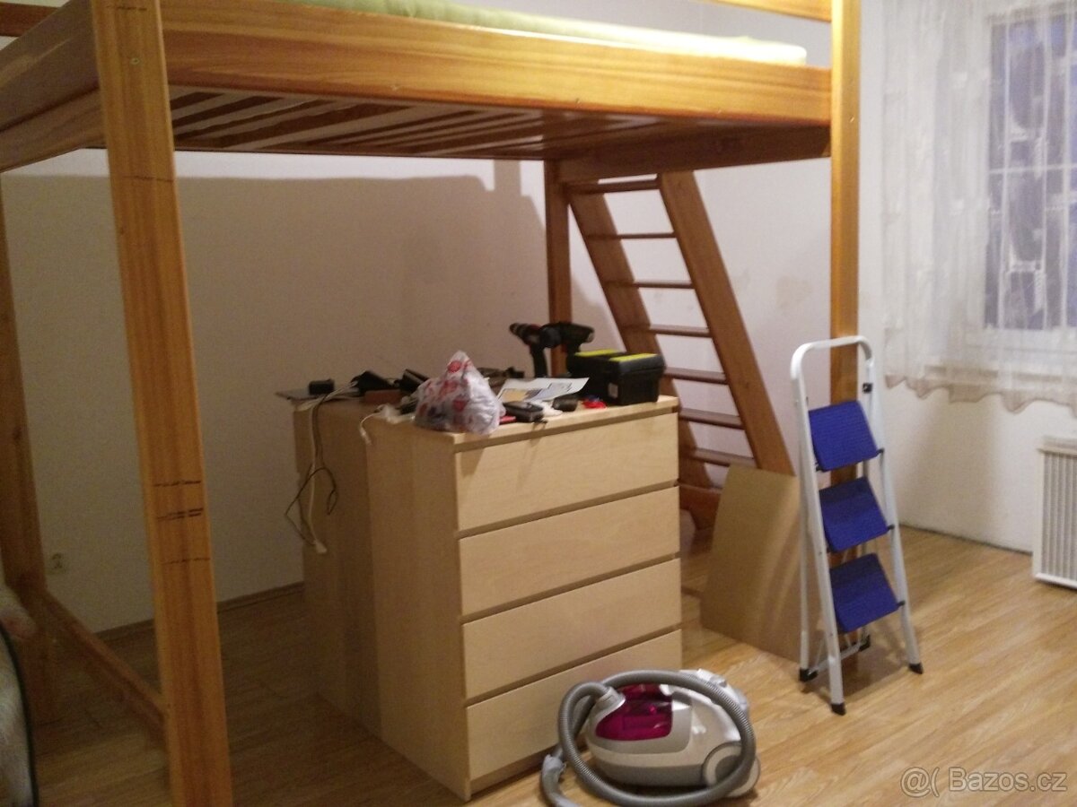 Patrová postel 140x220 z masivu, se schody