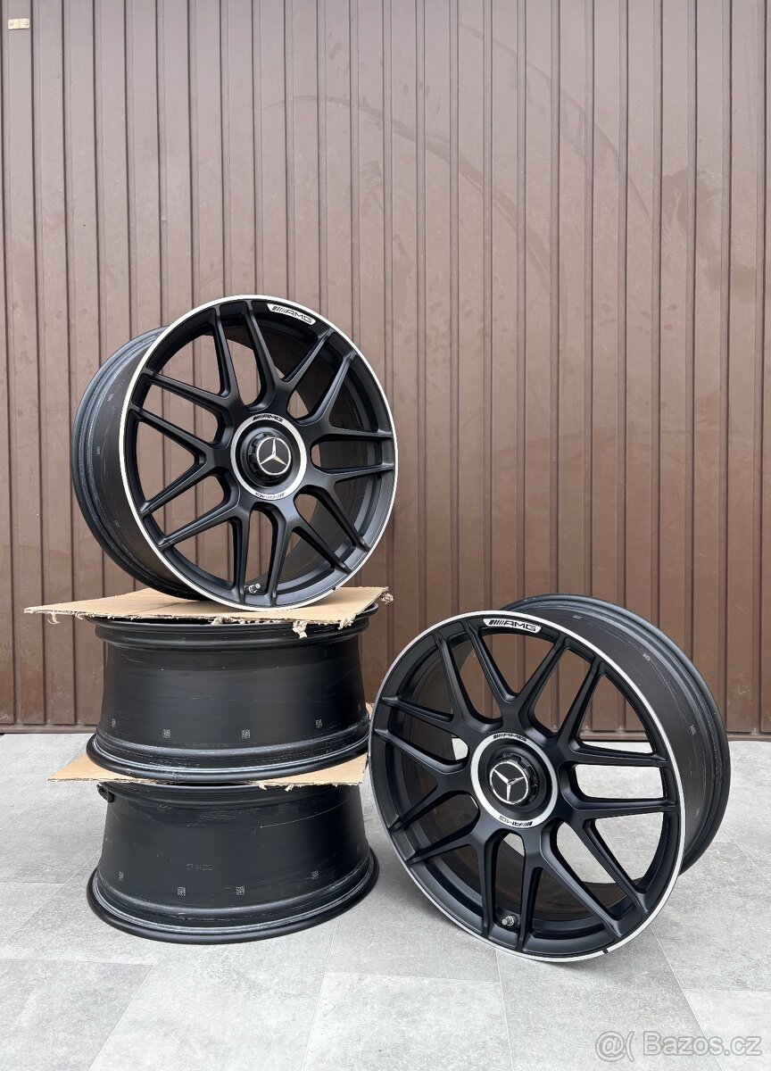 Mercedes R19 A45 A45s Mercedes AMG V class