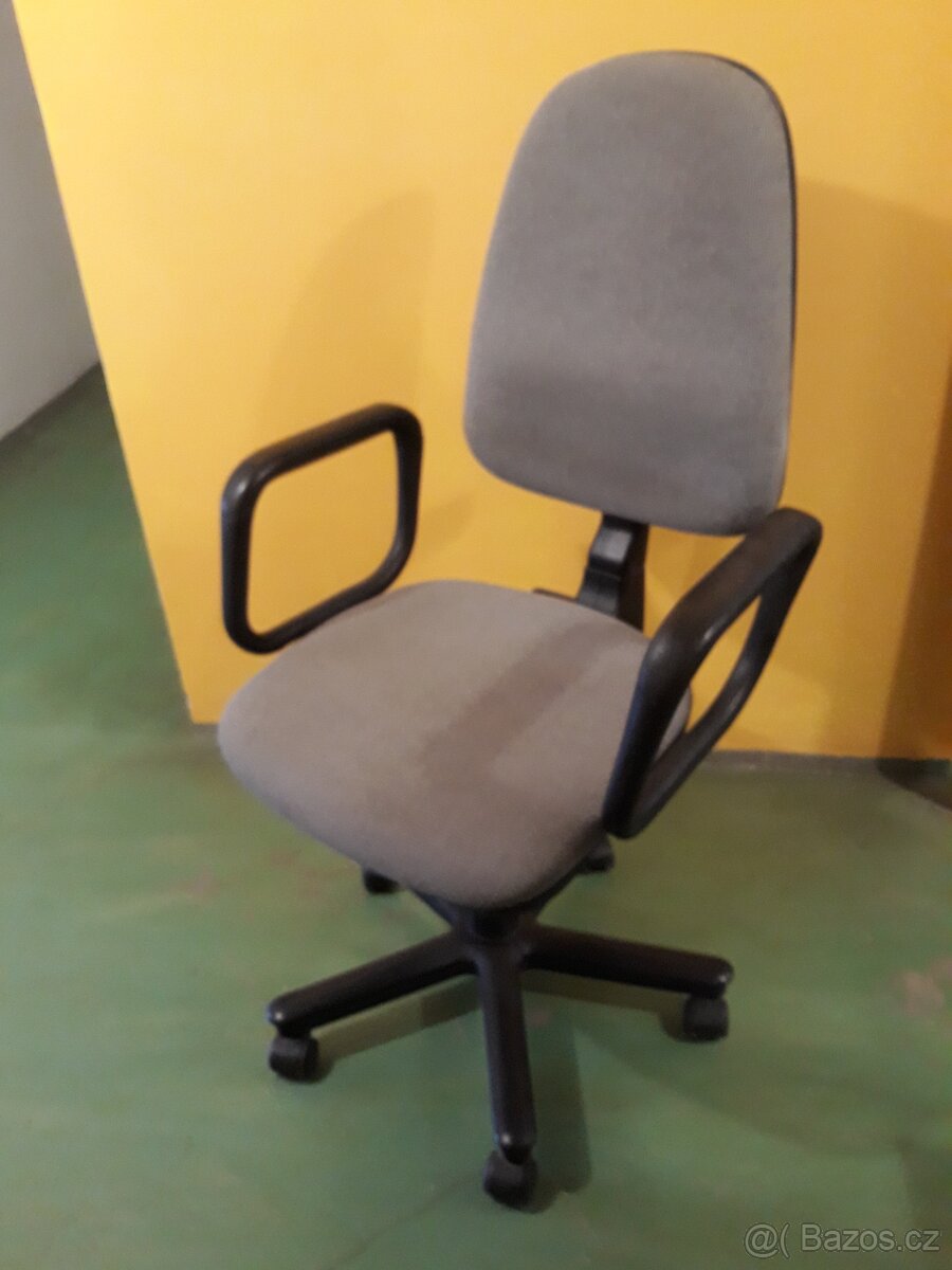 Židle polohovací šedá