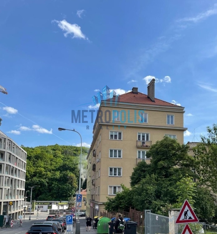 Stylový a světlý byt 3+1 v srdci Košíř – 83,5 m², poslední p