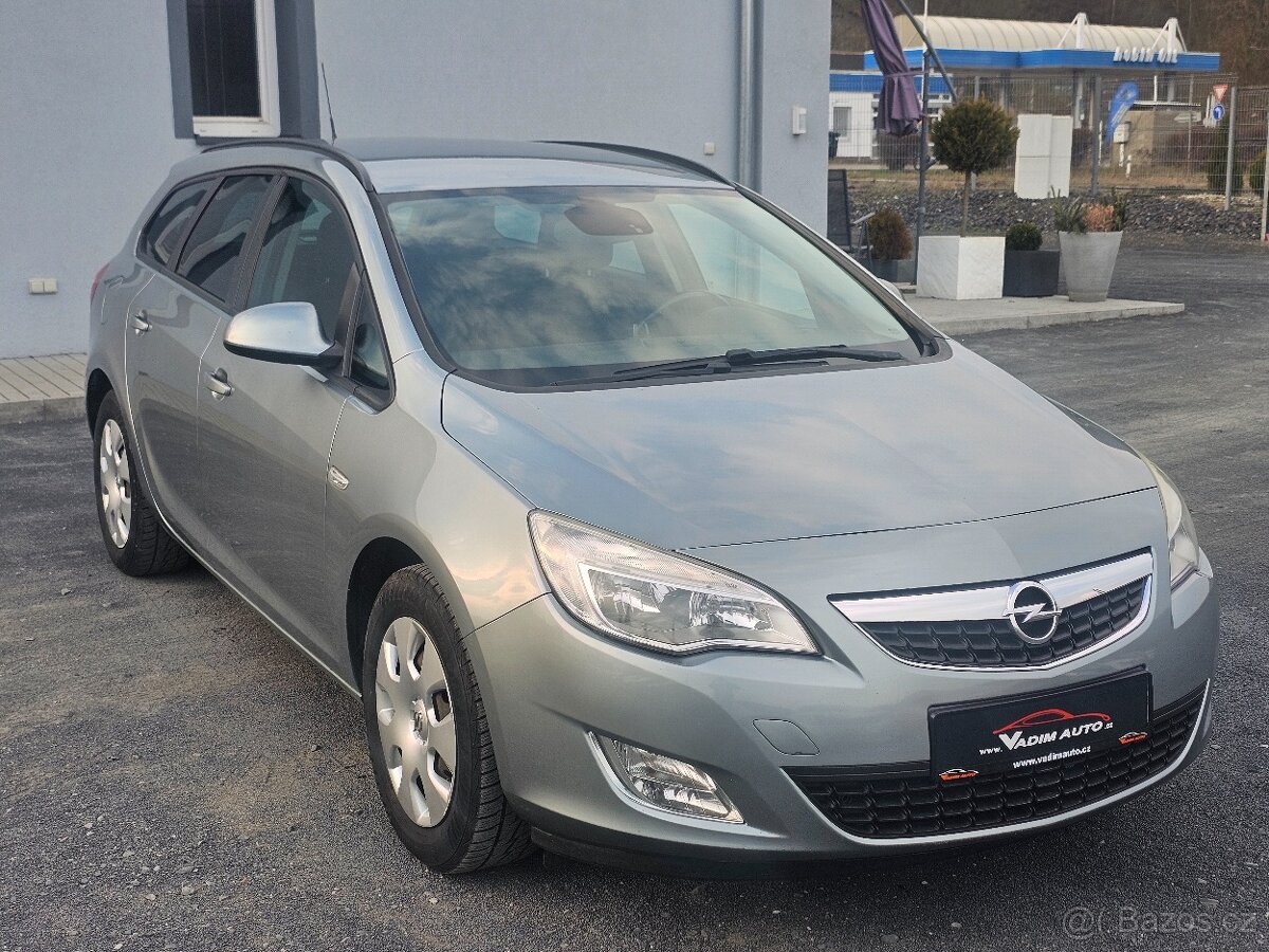Opel Astra 1.7 CDTi 92kW ČR NOVÉ