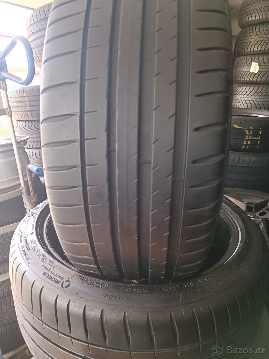 235/40r18 zánovní Michelin