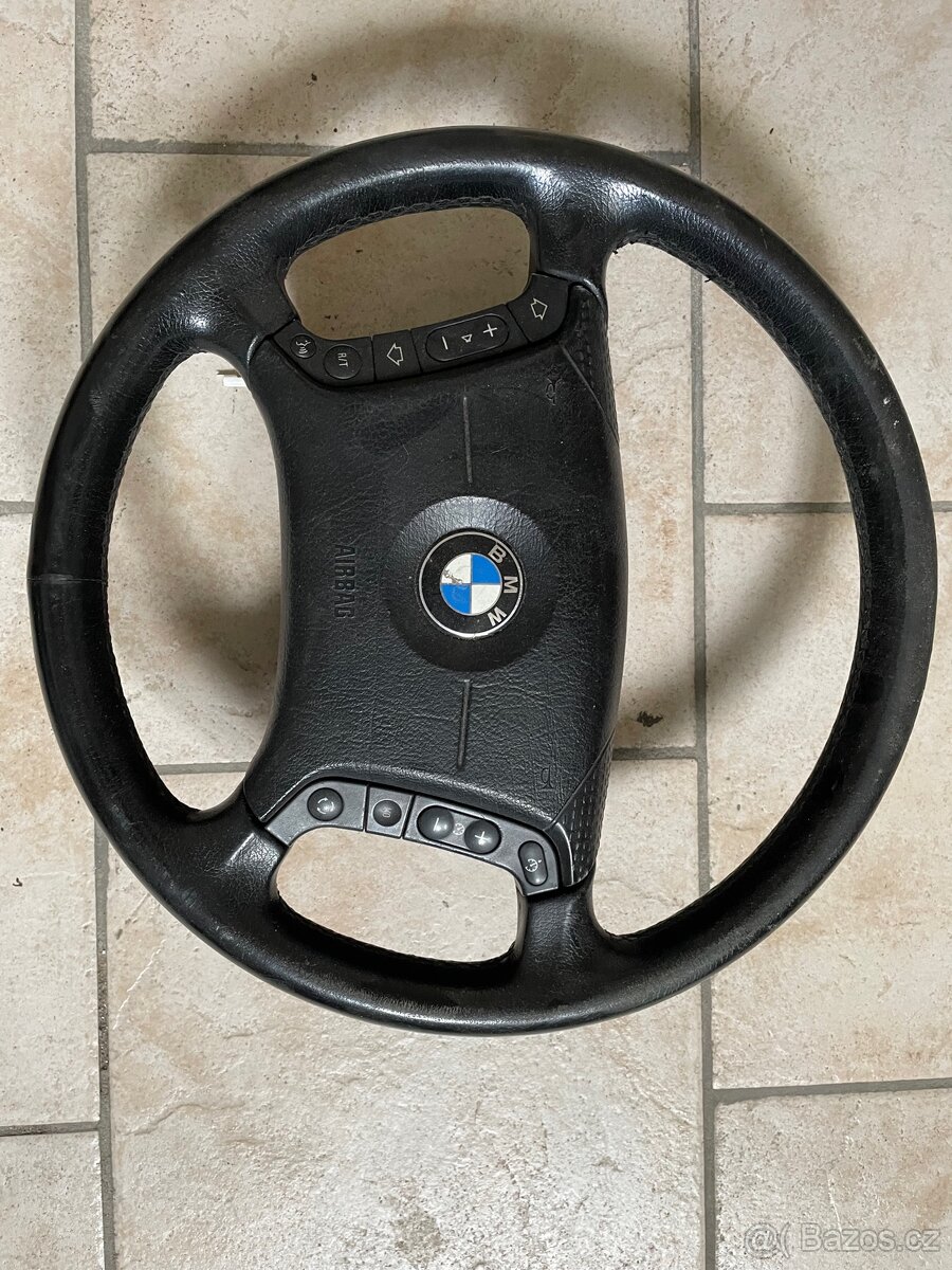 Volant BMW a Chrysler