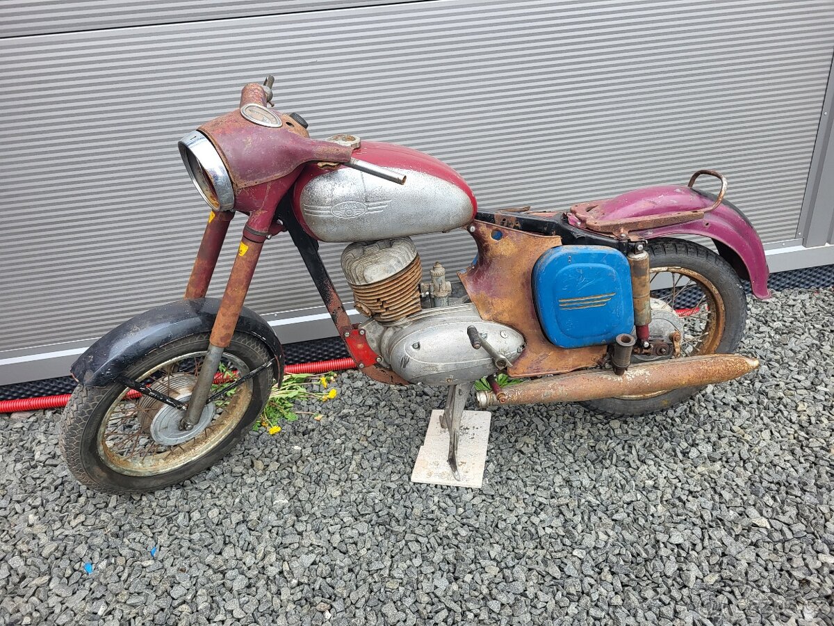 Jawa 250 panelka typ 559 s TP