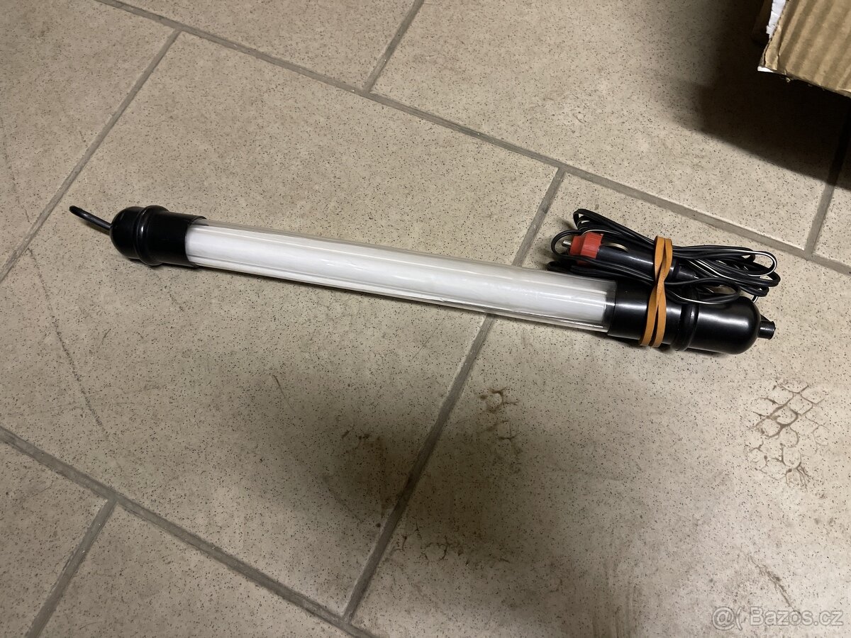 Pracovní světlo do autozásuvky na 12V