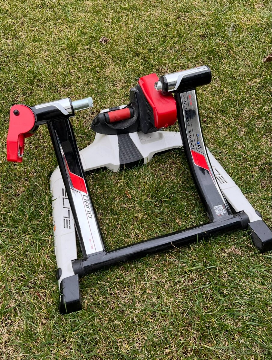 Cyklotrenažér Elite Qubo Power Mag Smart B+