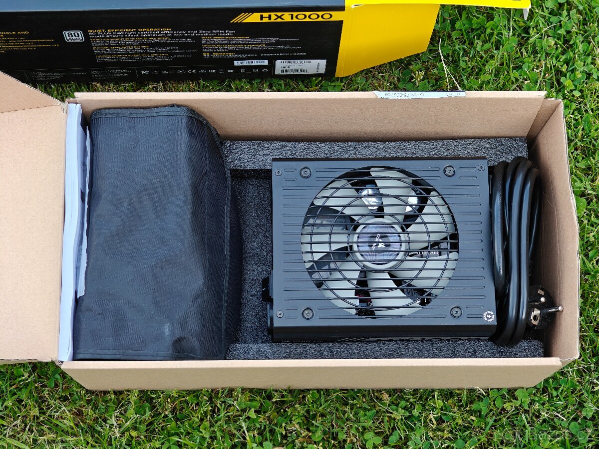 1000W platinový PC zdroj Corsair HX1000