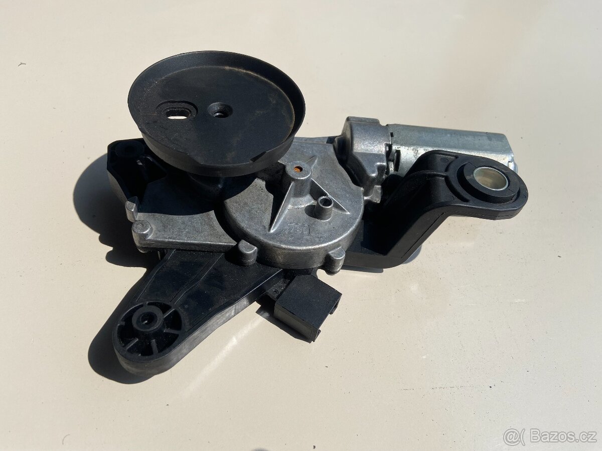 Motor zadního stěrače BMW F11