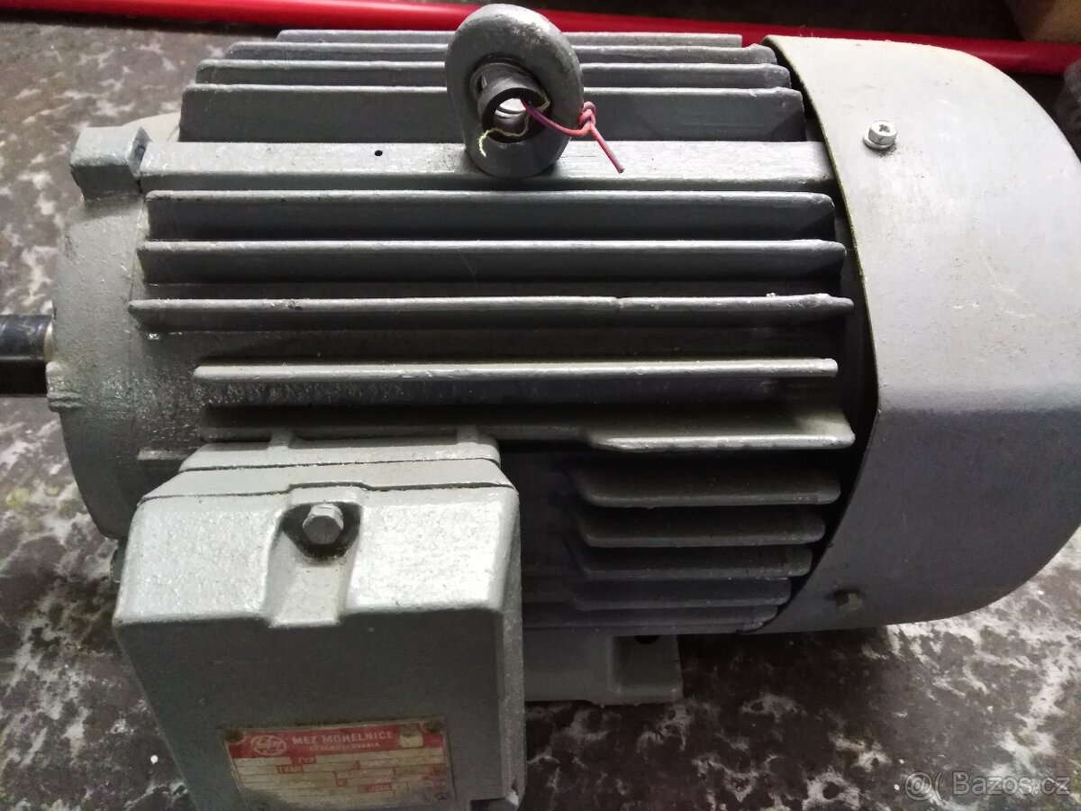 Prodám patkový elektromotor MEZ Mohelnice.