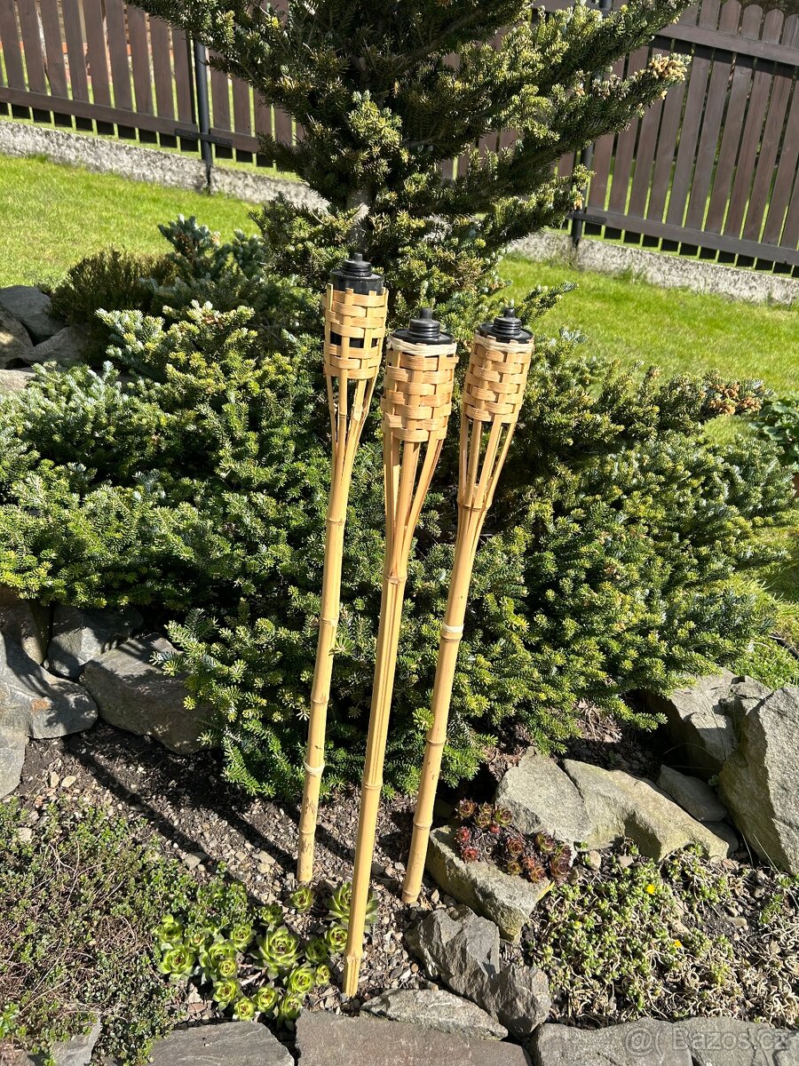 Bambusová pochodeň, louč a petrolejová lampa malá