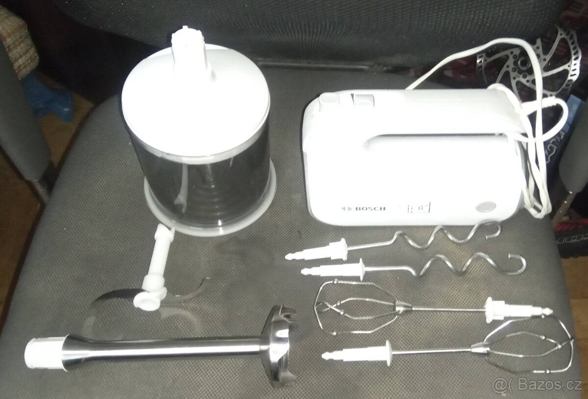 Výkonný tyčový mixer/šlehač Bosch s nádobkou