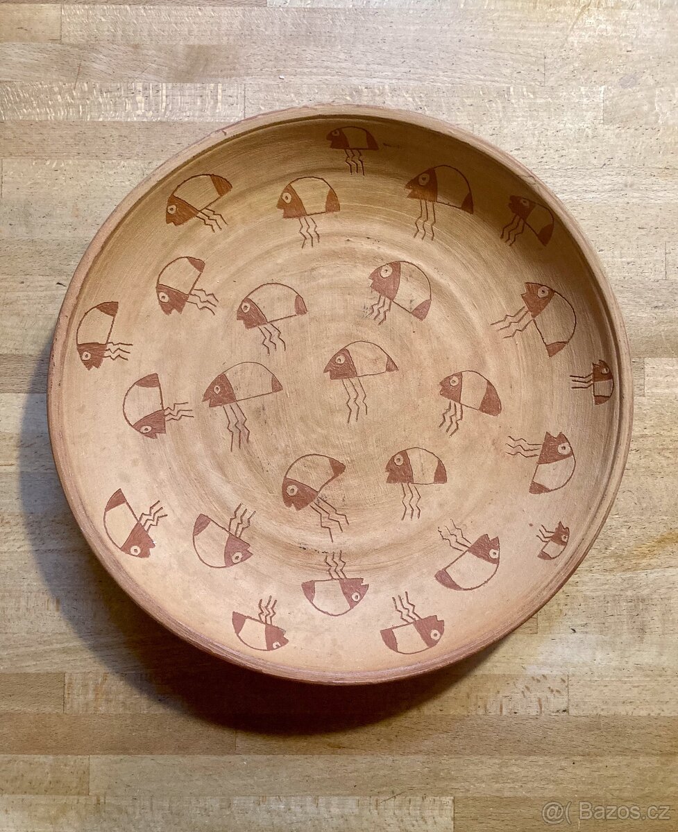 velký keramický talíř