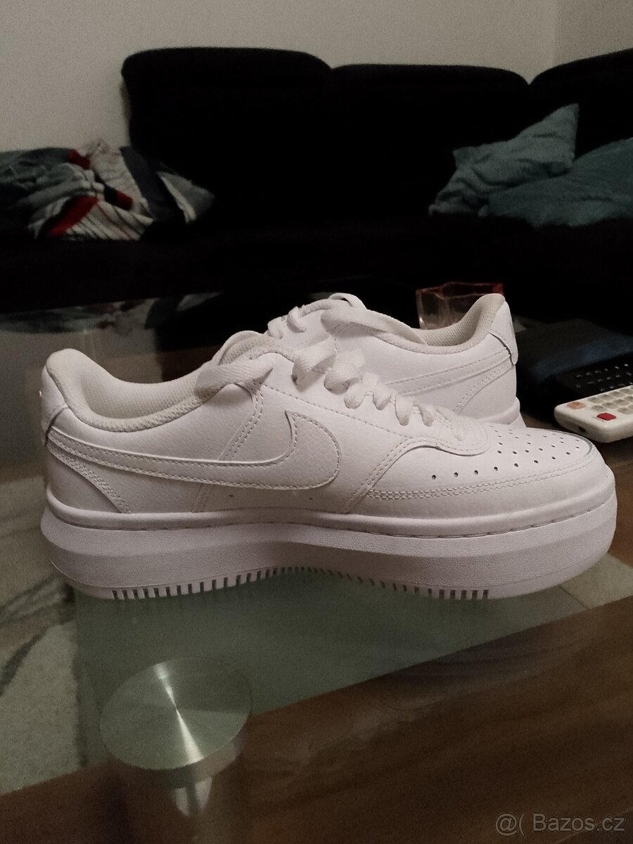 Dámské boty NIKE Sneakersy CourtVision