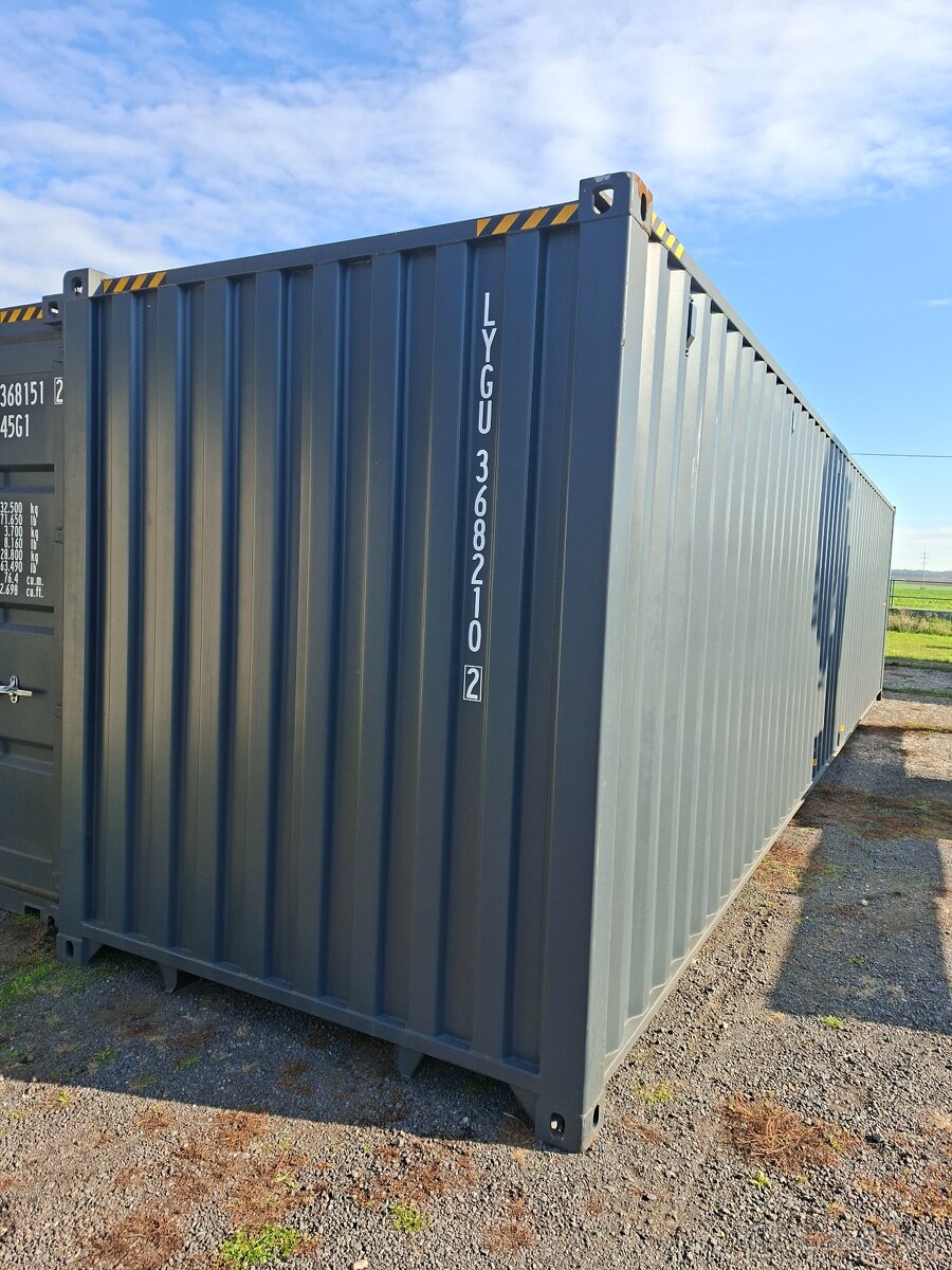Skoro nový  lodní kontejner 40 HC