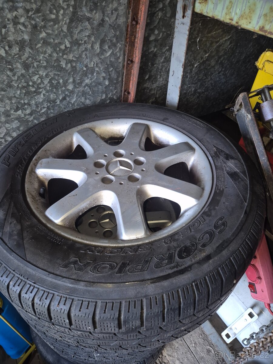 Mercedes ML W 163 / 255 60 R17 zimní