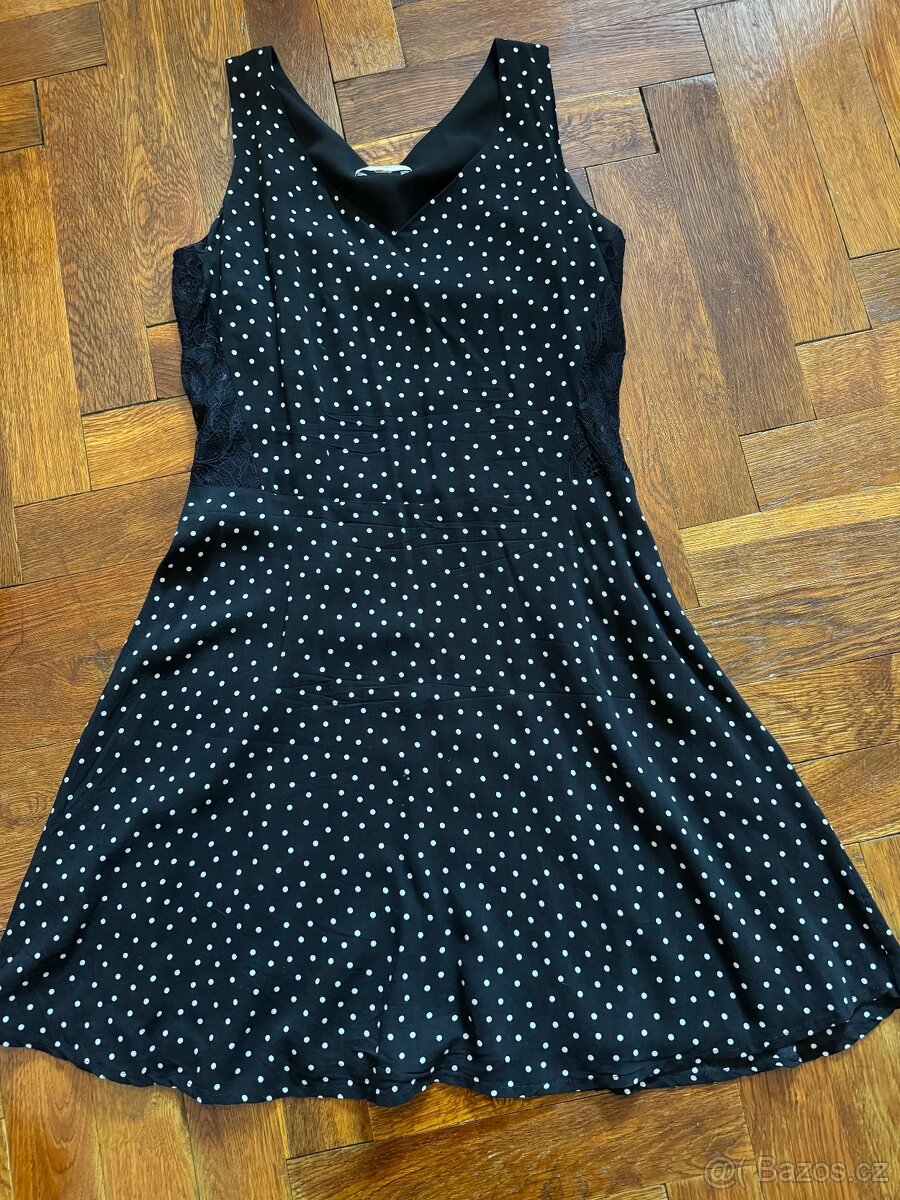 Puntíkaté šaty vel. 40 Promod