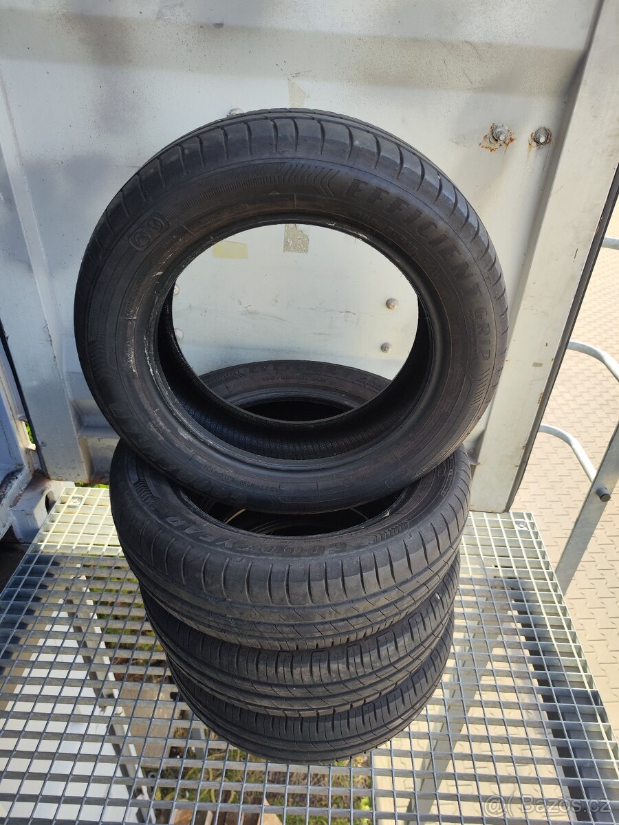 185/60R15 84H goodyear efficient grip performance