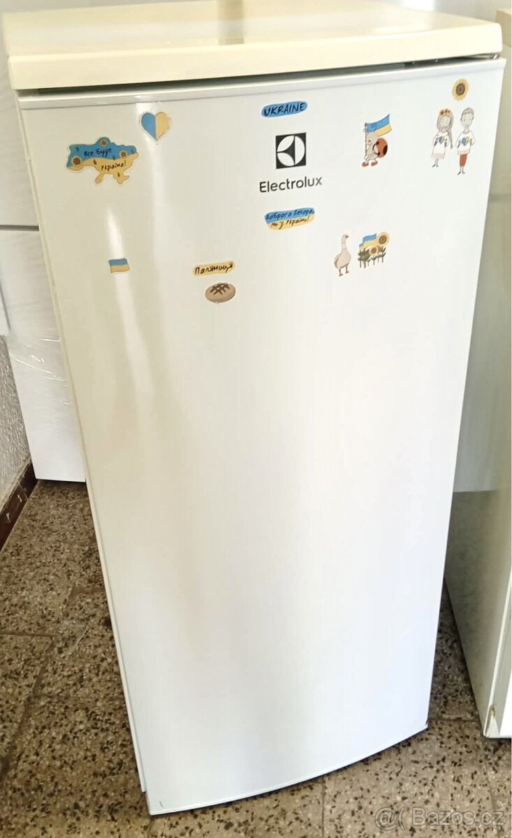 Prodám lednici s mrazákem, výška 150Cm